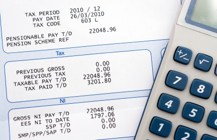 When does an employer need to have a payroll?